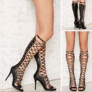 Lust For Life Black Leather DYNAMITE Knee High Lace Up Gladiator Heels Boots NIB